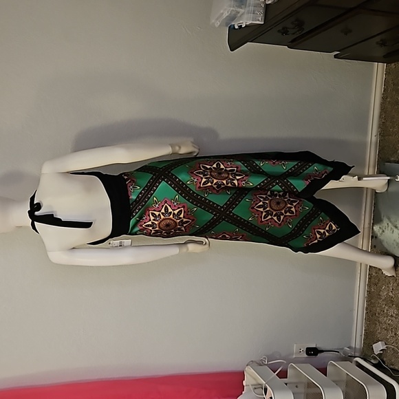 I.N. SAN FRANCISCO Assymetric Halter Satin Ethnic Handkerchief Shsrkbite Dress - Picture 6 of 10